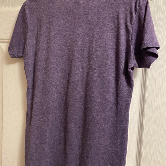 Octopus Print V-Neck Tshirt - Size M - Picture 3 of 3